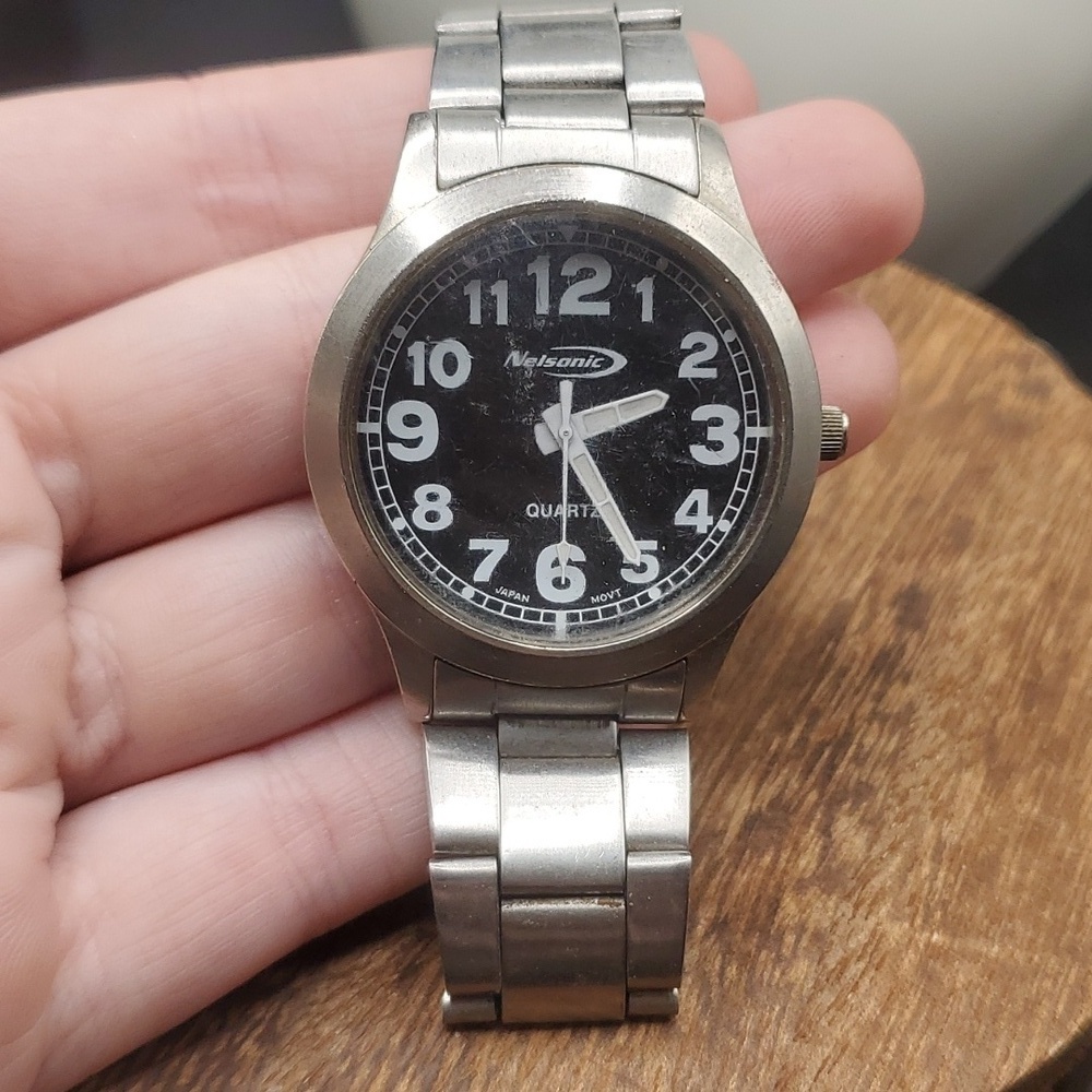 B2724 vintage nelsonic‎ men's quartz watch needs batteries